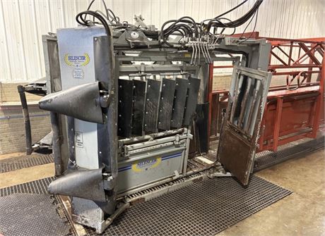 2022 Silencer Commercial Pro | Used Squeeze Chute | Hartington, Nebraska